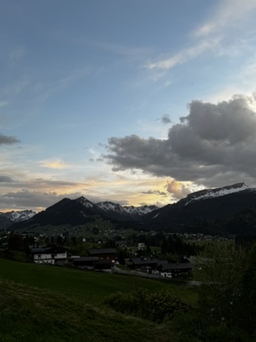 Sonnenuntergang über dem Tal
