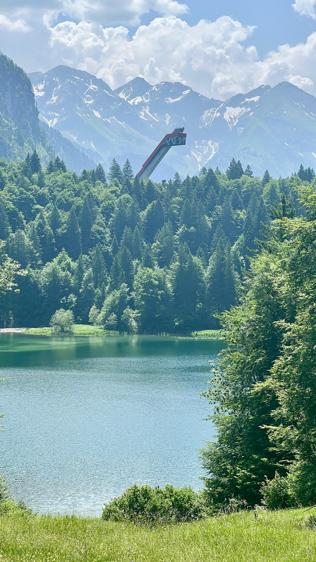 Freibergsee mit Skiflugschanze